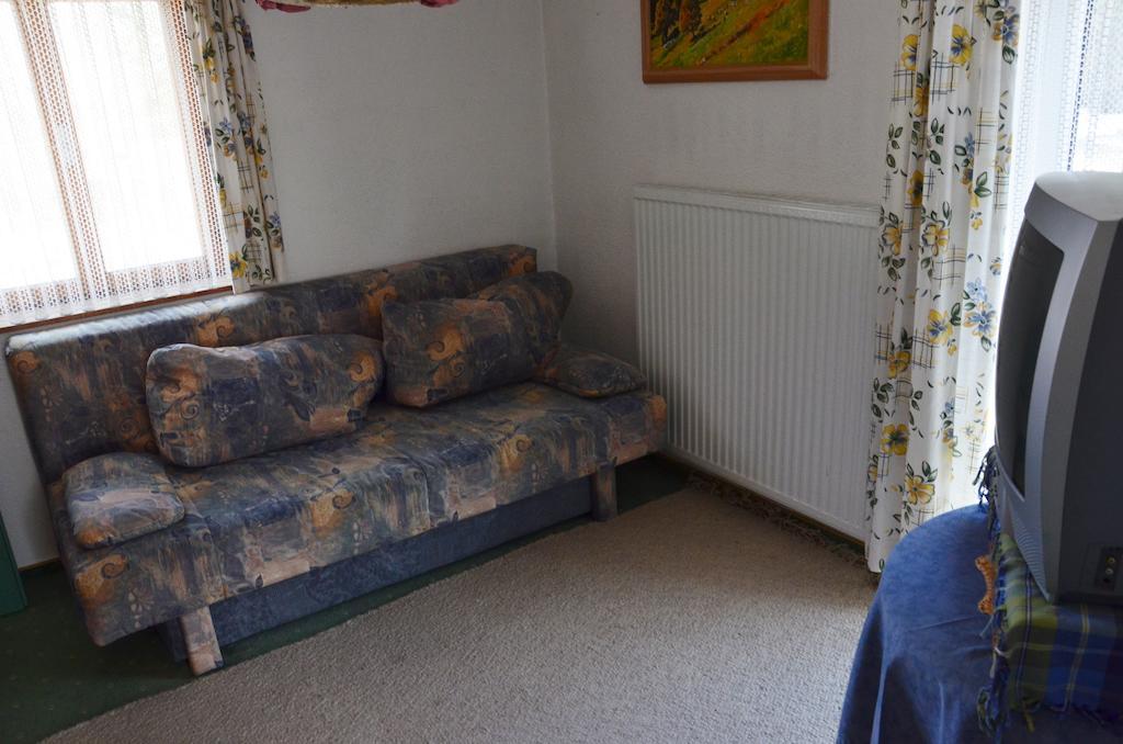 Sonnenheim Villa Forchach Room photo